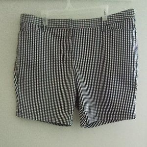 'LANDS' END' Bermuda Length Short Size 18P Black & White Check EUC